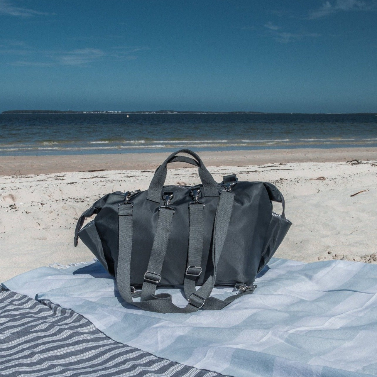 alt="Mummas Wear duffle beach bag"