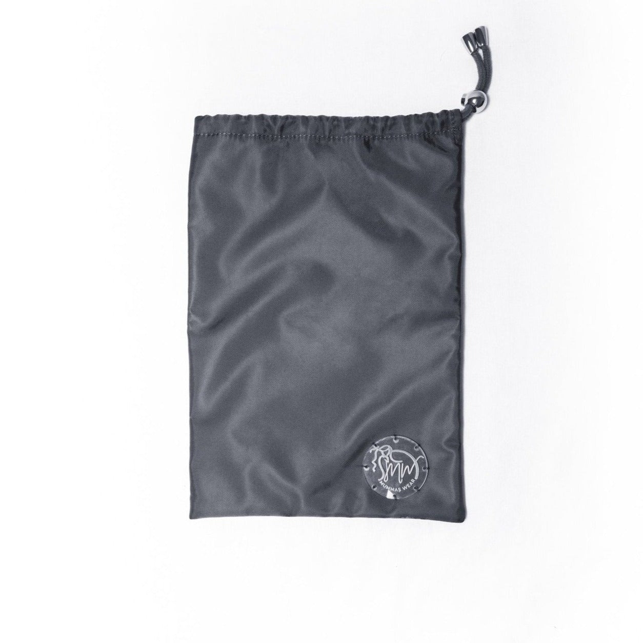 alt="Mummas Wear Oopsie Daisy Wet Bag in charcoal grey with drawstring tie and acrylic logo badge"